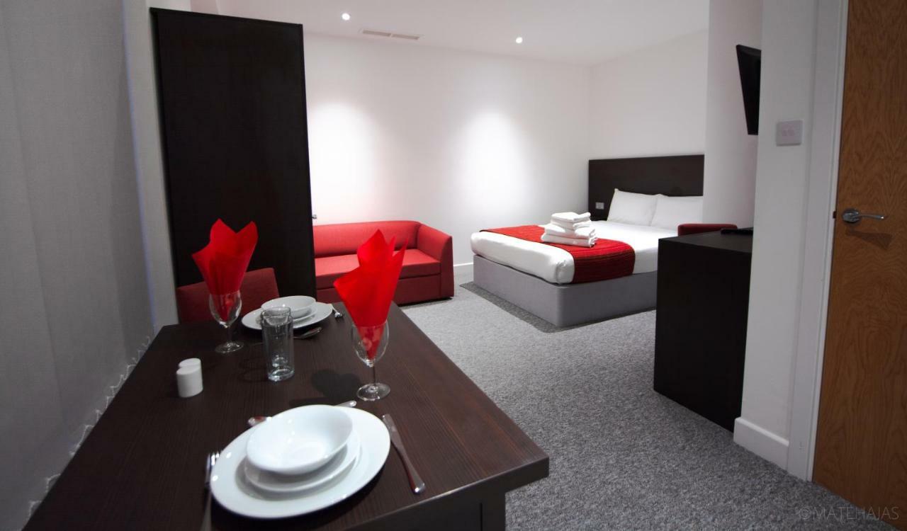 Somerville Apartments London Heathrow Hillingdon Extérieur photo